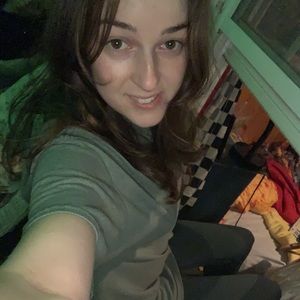 Meet your Posher, Julia